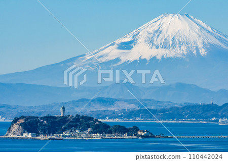 Enoshima and Mt. Fuji from Zushi Enoshima and Mt. Fuji from Zushi 110442024