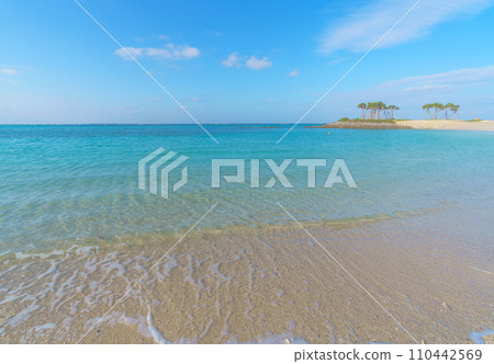 沖繩的翡翠海灘 110442569