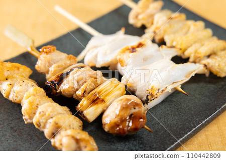 4種美味烤雞肉串拼盤 4種美味烤雞肉串拼盤 110442809