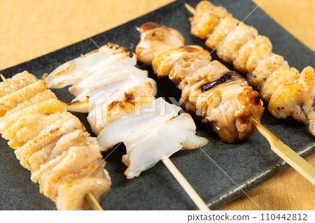 4種美味烤雞肉串拼盤 110442812