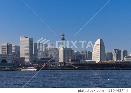 Yokohama cityscape on the opposite bank 110443744