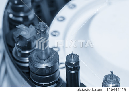 The indexable tool in the tool magazine of machining center. The indexable tool in the tool magazine of machining center. 110444429