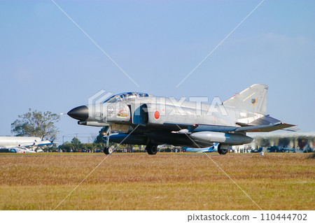 Air Self-Defense Force fighter jet F-4EJ Kai landing 110444702
