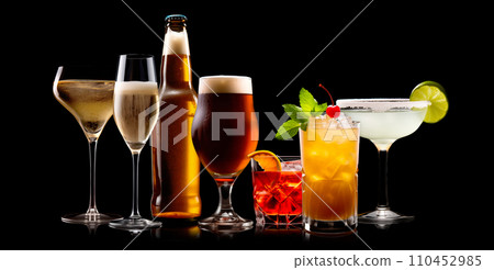 Set and collection of classic alcohol cocktails or mocktail isolated on black background with fresh summer fruits Set and collection of classic alcohol cocktails or mocktail isolated on black background with fresh summer fruits 110452985