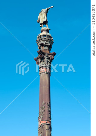 Monument of Christopher Columbus pointing towards America, Barcelona, Spain. 110453071