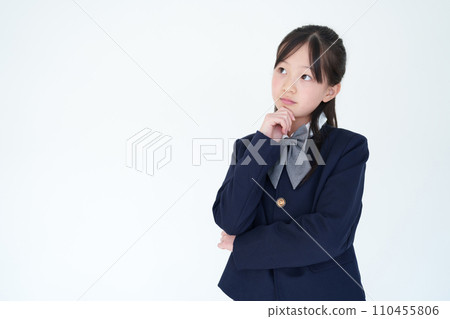 Thinking elementary school girl Thinking elementary school girl 110455806