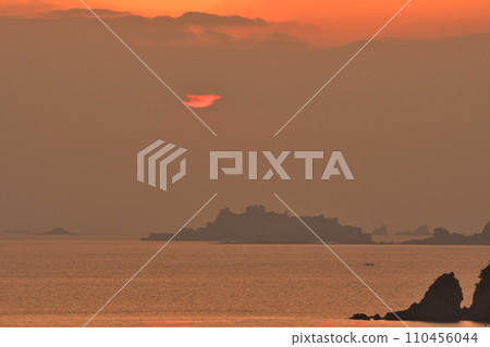 軍艦海島晚上視圖 軍艦海島晚上視圖 110456044