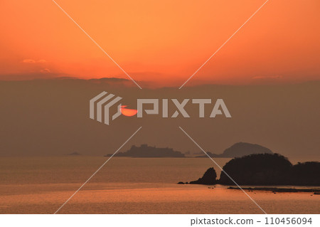 軍艦海島晚上視圖 110456094