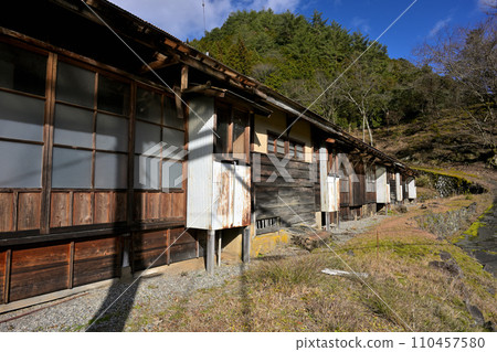 Akenobe Mine Ruins Hokusei Company Housing (Hokusei Nagaya Company Housing) Yabu City, Hyogo Prefecture 110457580