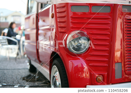 活動場地的紅色廚房車 110458206