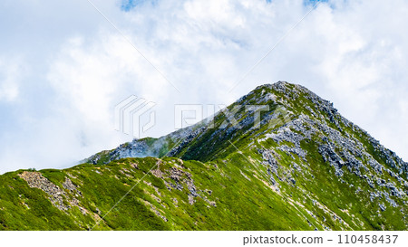 Climbing Mt. Jonendake in summer (Mt. Jonendake seen from the summit of Mt. Jonendake) 110458437
