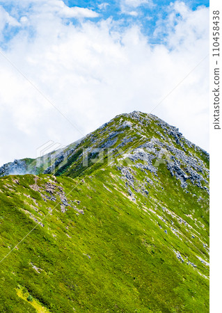 Climbing Mt. Jonendake in summer (Mt. Jonendake seen from the summit of Mt. Jonendake) 110458438