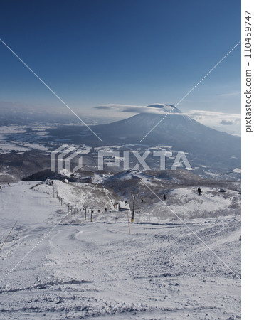 View of Mt. Yotei from the dynamic course of the 4th king lift at the top of Niseko Tokyu Grand Hirafu View of Mt. Yotei from the dynamic course of the 4th king lift at the top of Niseko Tokyu Grand Hirafu 110459747