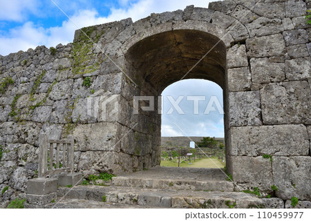 Nakagusuku Castle Ruins is a world heritage site that has survived the war and is the most intact castle in Okinawa Prefecture. Nakagusuku Castle Ruins is a world heritage site that has survived the war and is the most intact castle in Okinawa Prefecture. 110459977