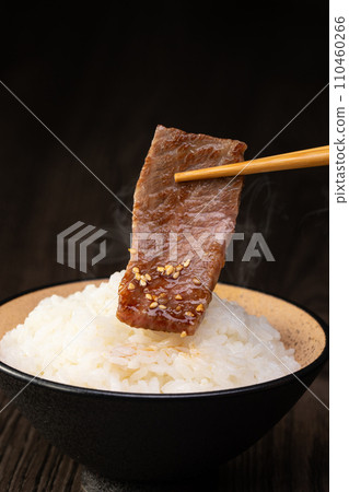 用米飯吃烤肉 110460266