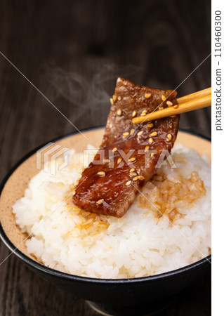 用米飯吃烤肉 用米飯吃烤肉 110460300