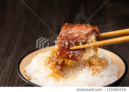 Eat yakiniku with rice Eat yakiniku with rice 110460316
