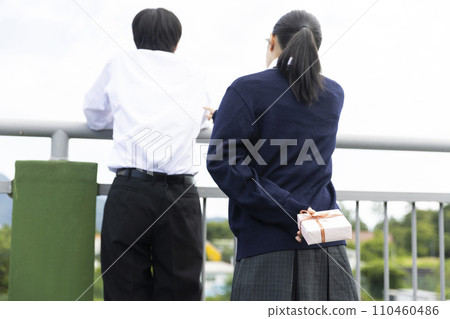 高中女生表達自己的感受 110460486