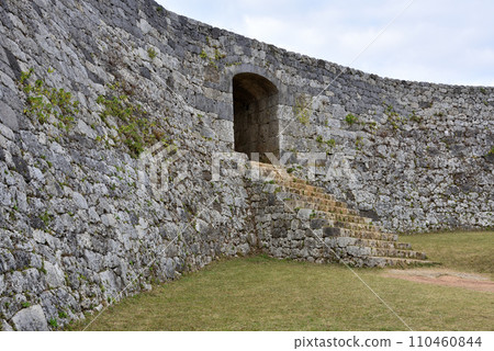 沖繩古蹟座喜樂城的風景 110460844