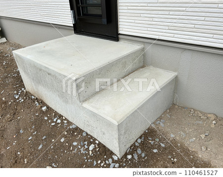 back door step 110461527