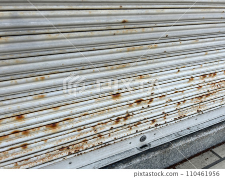 百葉窗生鏽 110461956