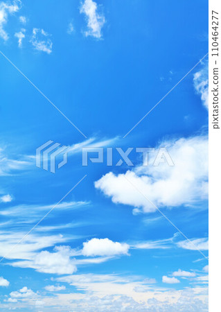 夏天藍天和雲彩 夏天藍天和雲彩 110464277