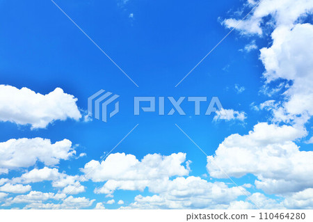 夏天藍天和雲彩 110464280
