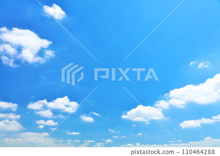 夏天藍天和雲彩 110464288