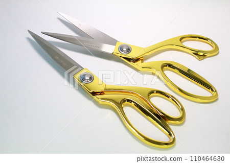 帶有金色手柄的織物切割剪刀 帶有金色手柄的織物切割剪刀 110464680