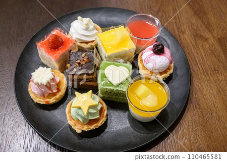 Lots of spring-colored cakes Lots of spring-colored cakes 110465581