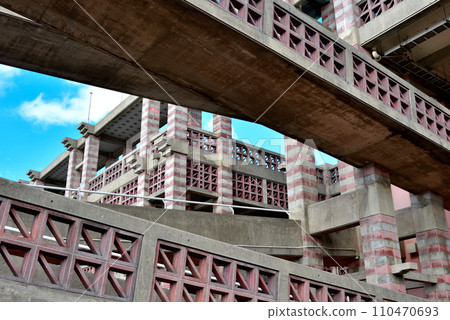The city hall government building in Nago City, Okinawa Prefecture, which won the Architectural Institute of Japan Award 110470693