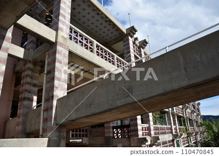 榮獲日本建築學會獎的沖繩縣名護市市政府大樓 榮獲日本建築學會獎的沖繩縣名護市市政府大樓 110470845