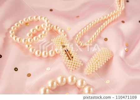 Pearl accessories 110471109