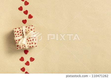 Valentine's day concept, eco packaging, top view, flat lay, copy space 110471262