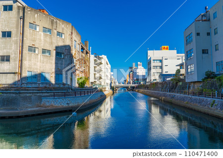 Wakayama City, overlooking the cityscape along the Horikawa River 110471400