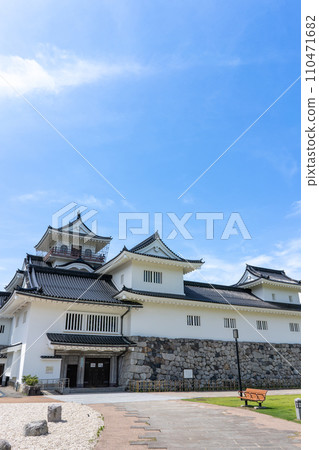 Toyama Prefecture, Toyama Castle shining against the blue sky (Toyama City Folk Museum) Toyama Prefecture, Toyama Castle shining against the blue sky (Toyama City Folk Museum) 110471682