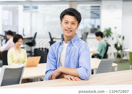 辦公室的中產階級工程師 110472807