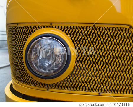 headlight of a vintage car 110473316