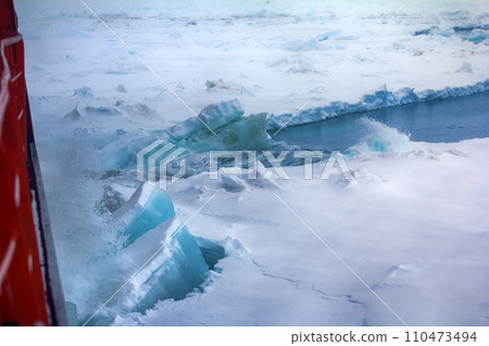 Nuclear-powered icebreaker solivet powerful first-year ice 110473494