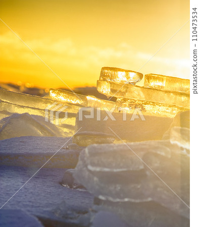 Spring sparkles and shines on melting ice Spring sparkles and shines on melting ice 110473534