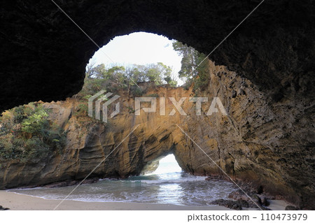 Ryugaku cave 110473979