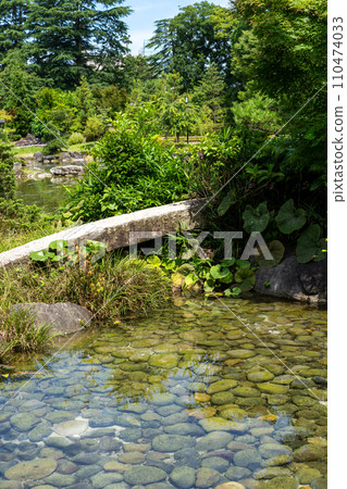 富山縣：富山城公園的池塘漫步花園，美麗的新綠 110474033