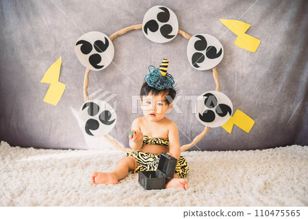 寶寶在玩玩具 110475565