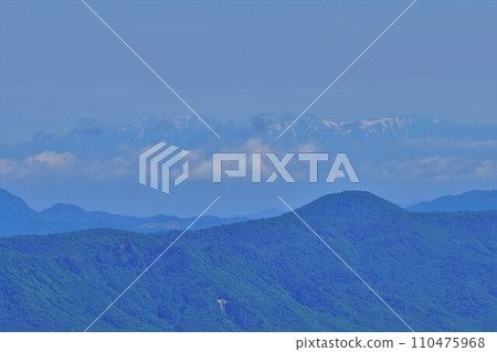 Iide mountain range from Shichigatake 110475968