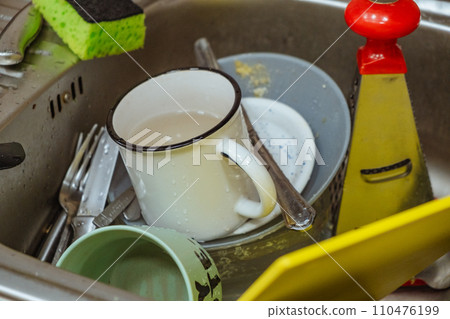 dirty dishes in sink dirty dishes in sink 110476199