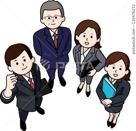 四名穿著西裝的男女在工作中組成一個團隊 四名穿著西裝的男女在工作中組成一個團隊 110476252