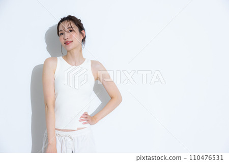 Women of sportswear 110476531