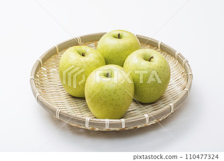 奧林蘋果,青蘋果的代表,新鮮採摘的蘋果,健康水果,大眾水果 奧林蘋果,青蘋果的代表,新鮮採摘的蘋果,健康水果,大眾水果 110477324