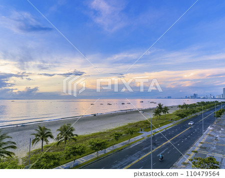 越南峴港清晨的美溪海灘 / 越南峴港 110479564