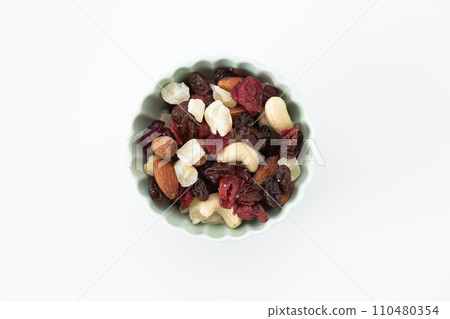 mixed nuts and dried fruits mixed nuts and dried fruits 110480354